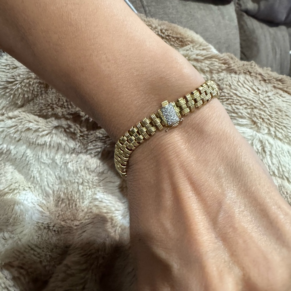Roberto Coin 18k Yellow Gold Diamond Basket Weave Bracelet – 24.1 Grams Size 7”